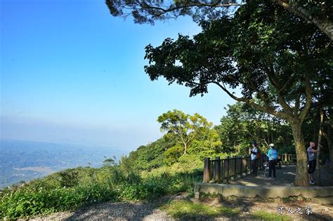 枕頭山睡覺|台南白河｜枕頭山觀景台：關子嶺登山景點推薦，欣賞 